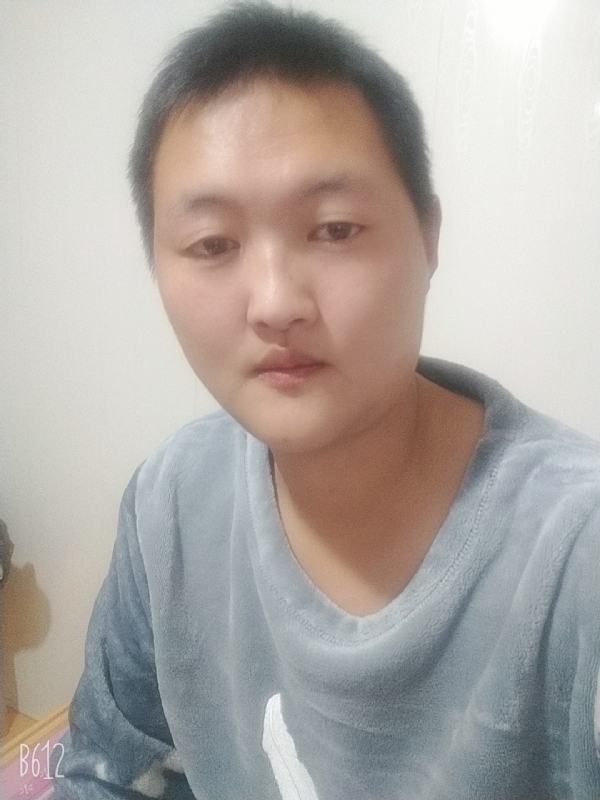 烟圈里透着伤的第一张照片--罗源交友网