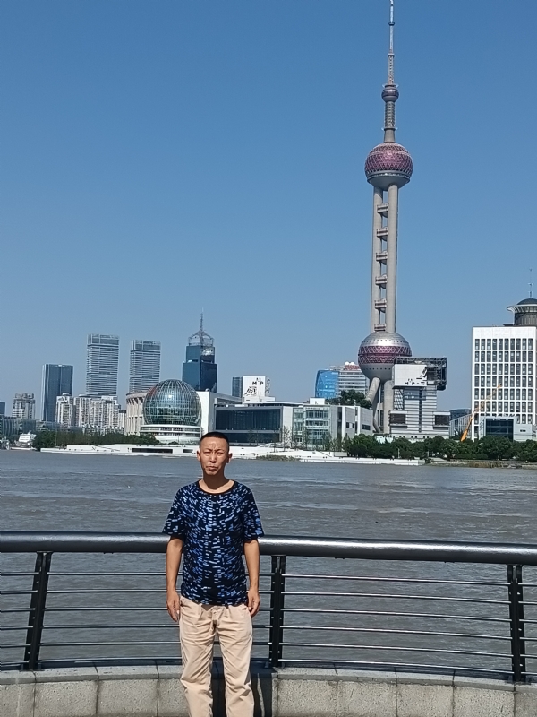 伪装浪漫的第一张照片--罗源交友网