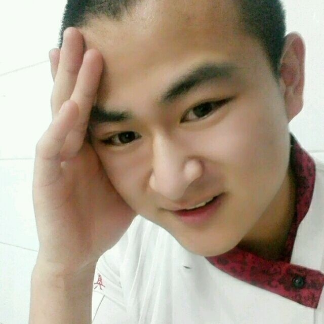 人潮拥挤的第一张照片--罗源交友网