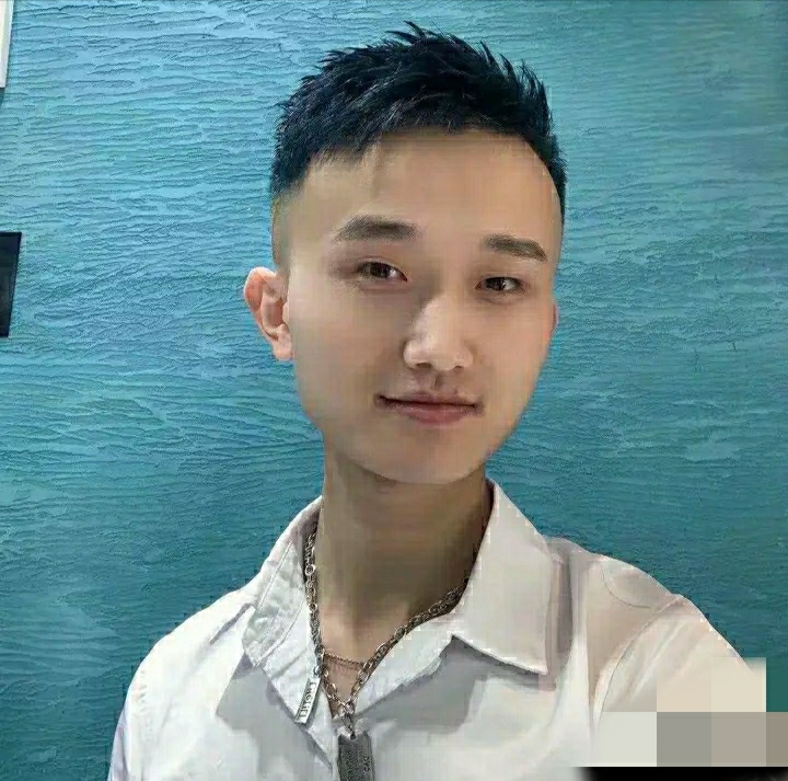 小哥哥的第一张照片--罗源交友网